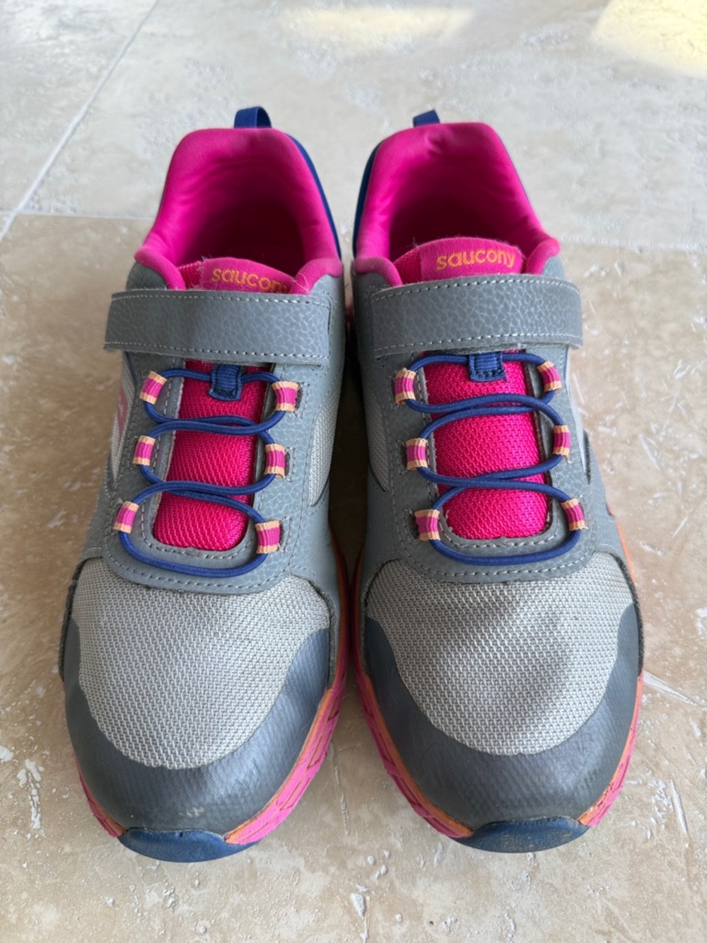 Saucony Kids Gray and Hot Pink Hook-and-Loop Sneaker 7M